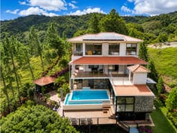 CASA ALTOS DEL MARIA 1359M2 CON TERRAZA Y PISCINA PANEL SOLAR