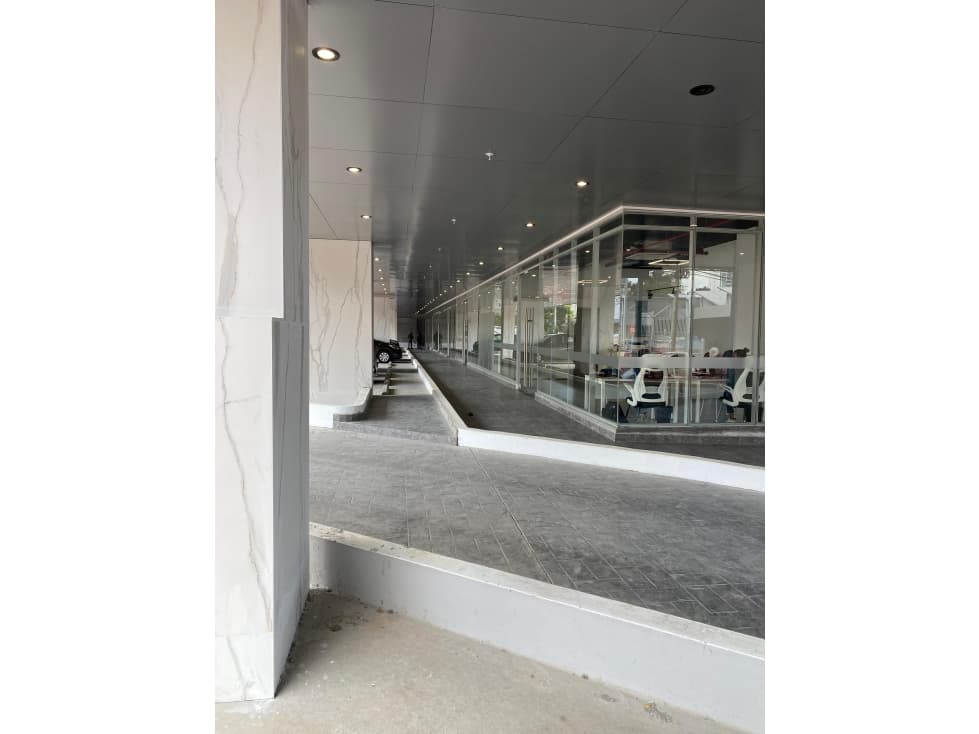 ALQUILER DE LOCAL COMERCIAL FRENTE A AVENIDA BALBOA — foto 6