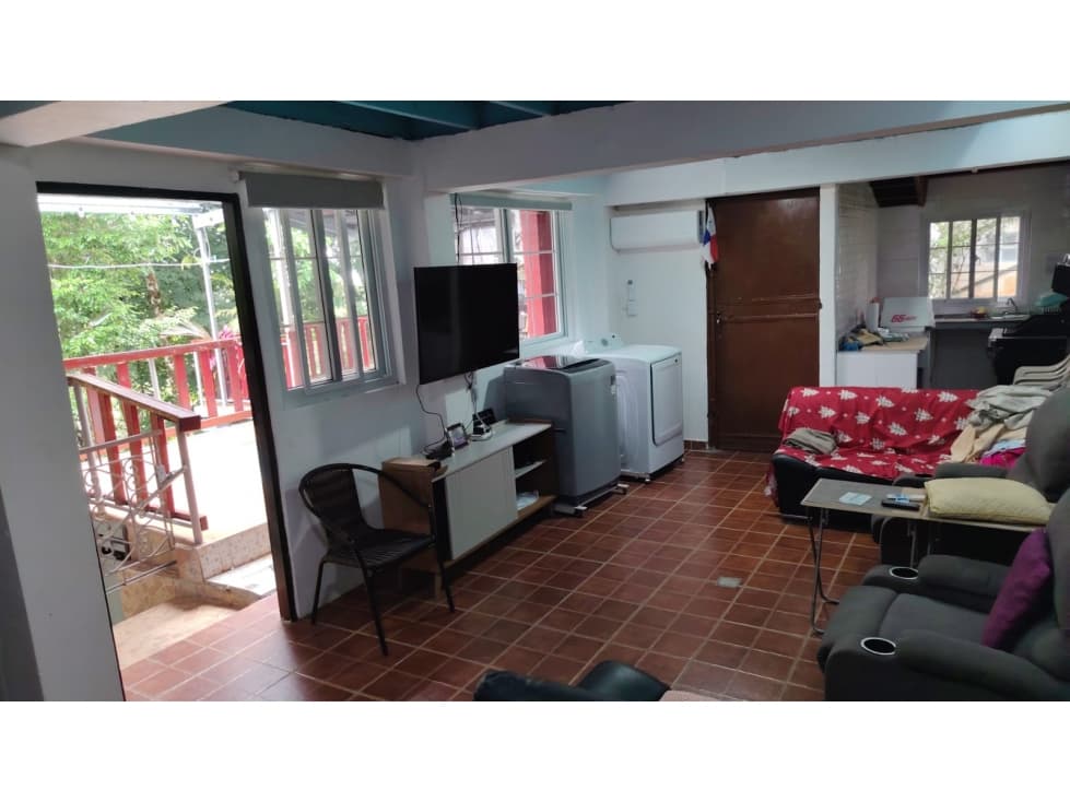 VENTA DE HERMOSA CASA DE 1.300 M2 EN ALTOS DE CERRO AZUL — foto 2