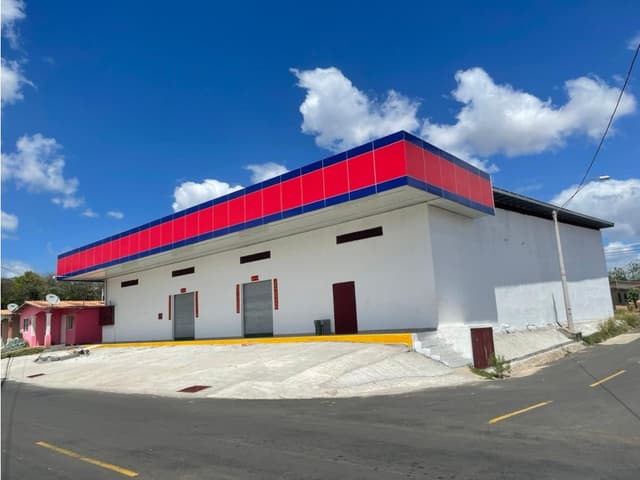 ALQUILER LOCAL O GALERA DE 930 M2 EN CHORRERA ALTOS DE LA PRADERA