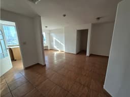 SE VENDE ACOGEDOR Y REMODELADO APARTAMENTO EN AVE.12 DE OCTUBRE AQ