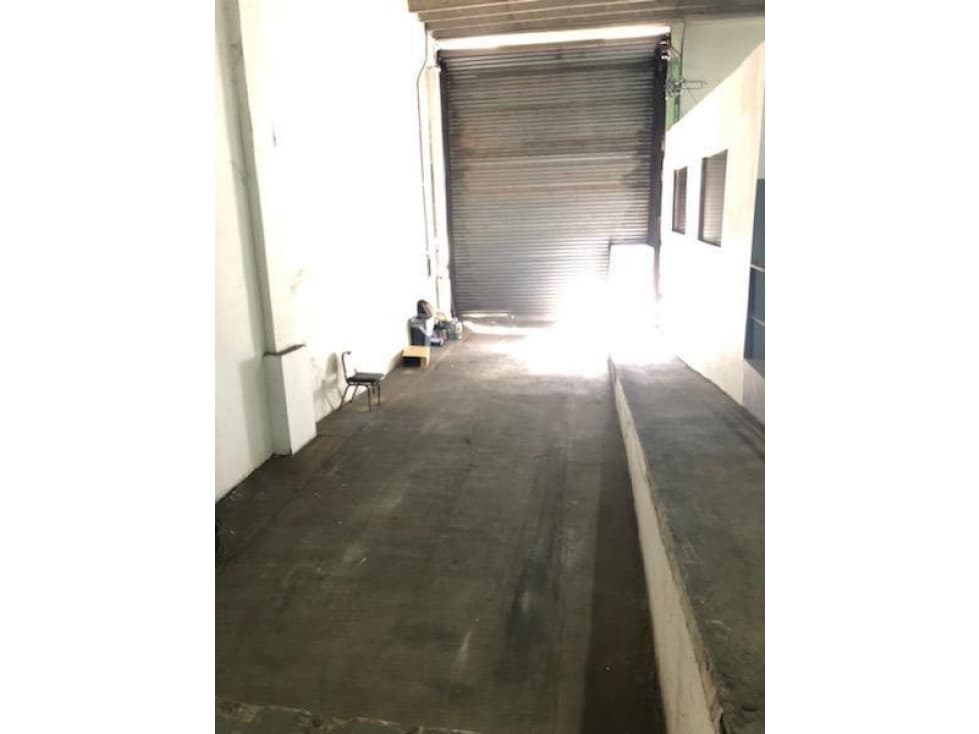 BODEGA / GALERA EN COLON - ALQUILER $1100M2 — foto 6