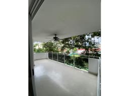 Venta de Apartamento Remodelado con Terraza en Marbella | MM