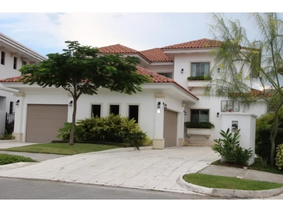 CASA EN SANTA MARIA - FAIRWAY ESTATE — foto 1
