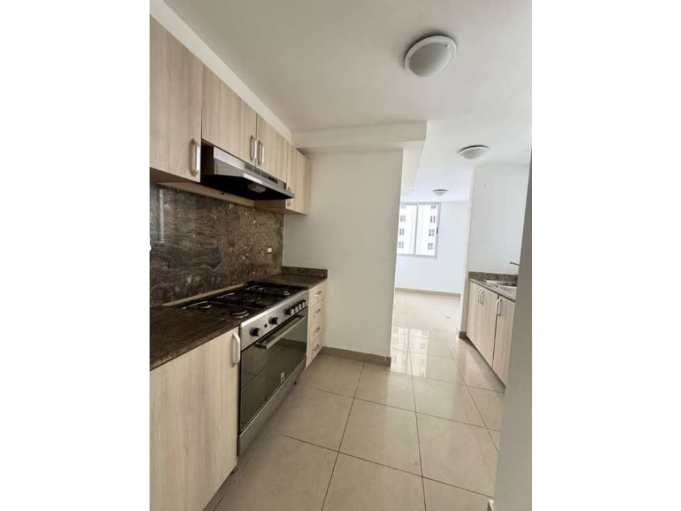 Apartamento en Venta en Dorado Lake, PH ROKAS excelentes condiciones — foto 2