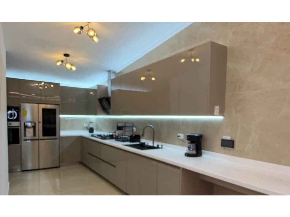 ALQUILER DE CASA RECIÉN REMODELADA EN ALTOS DE PANAMÁ — foto 3