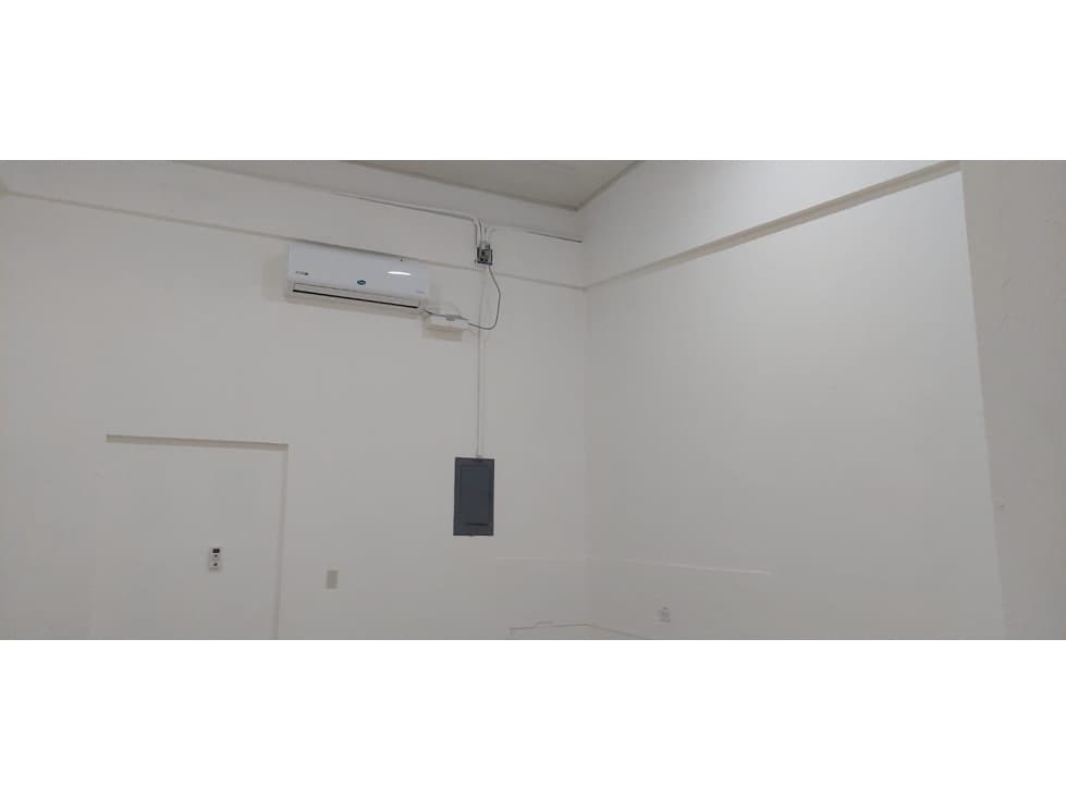 LOCAL COMERCIAL DE 135M2 - LISTO PARA OCUPAR — foto 1