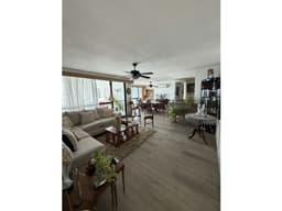 Espectacular Apartamento Remodelado en Paitilla, con Vista al Mar