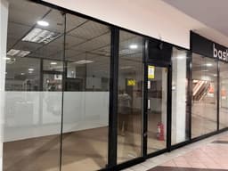 Local Comercial Listo para Ocupar en Plaza Concordia, Vía España