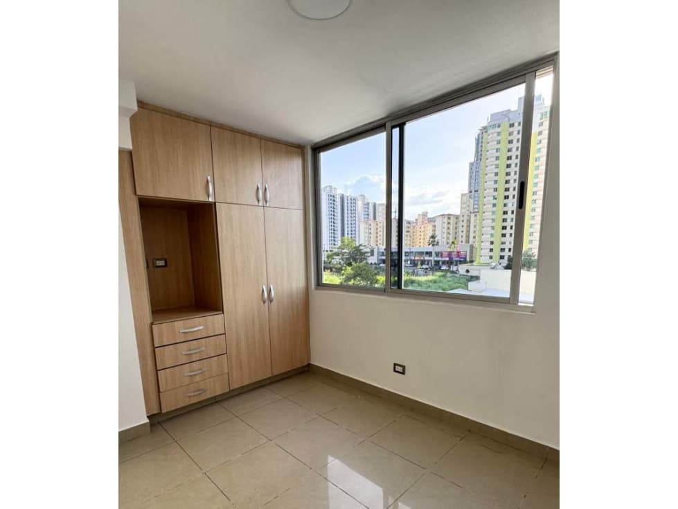 Apartamento en Venta en Dorado Lake, PH ROKAS excelentes condiciones — foto 4