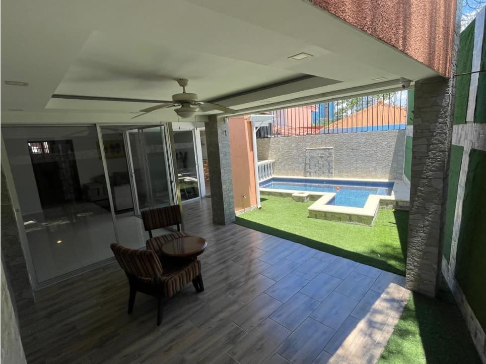 Casa de Lujo de 480m² en El Bosque, El Doral ¡Lista para Mudarse! — foto 4