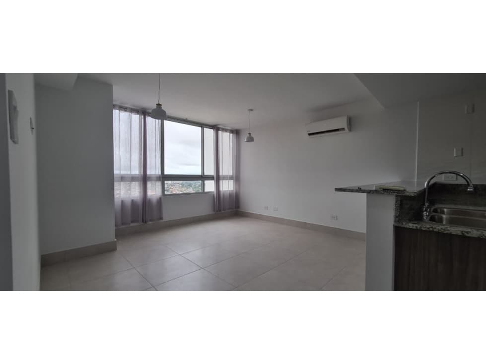 Venta Apartamento en PH Greenwood Towers — foto 1