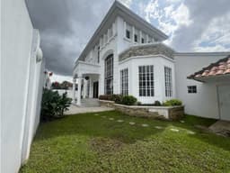 Casa Espectacular en la mejor zona de Panamá, Altos de Golf