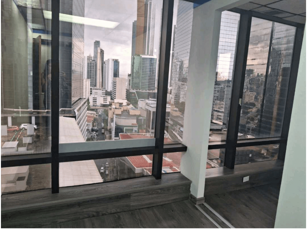 OFICINA EN CALLE 50 EDIFICIO VALLARINO 92M2 CON DIVISIONES — foto 3