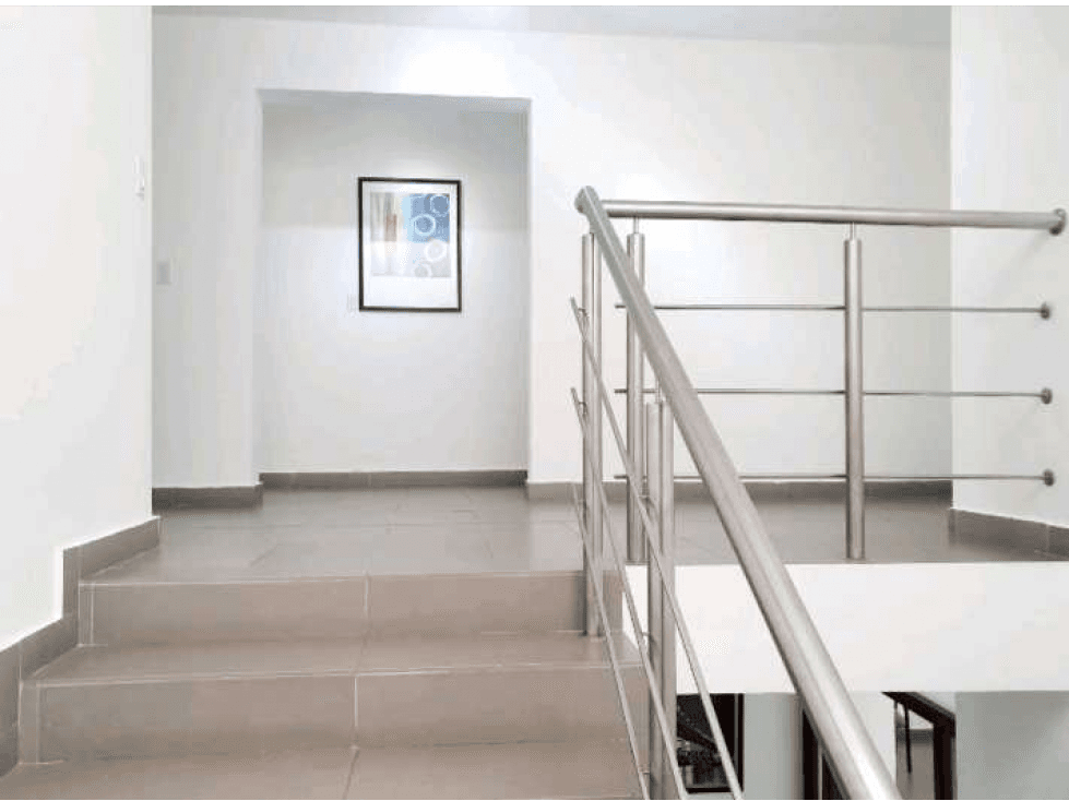 CASA DUPLEX EN OBARRIO REMODELADA 500M2 USO RESIDENCIAL / COMERCIAL — foto 3