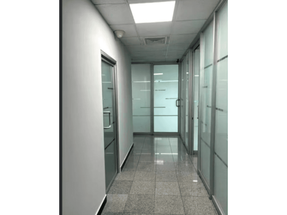 OFICINA EN PUNTA PACIFICA TORRES DE LAS AMÉRICAS 240M2 — foto 3