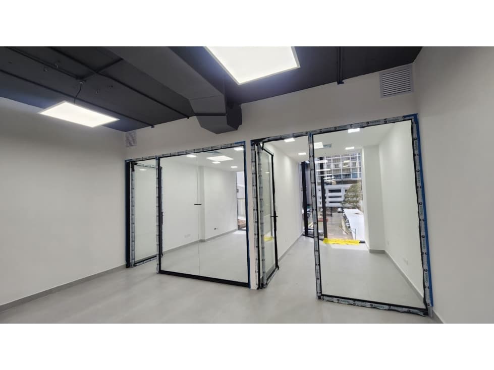 OFICINA EN OBARRIO PLAZA OBARRIO 165M2 REMODELADA A ESTRENAR — foto 2