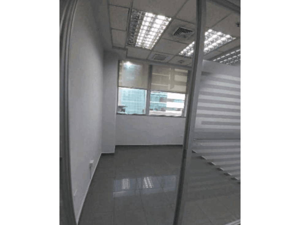 OFICINA EN PUNTA PACÍFICA TORRES DE LAS AMÉRICAS 290M2 CON MOBILIARIO — foto 4