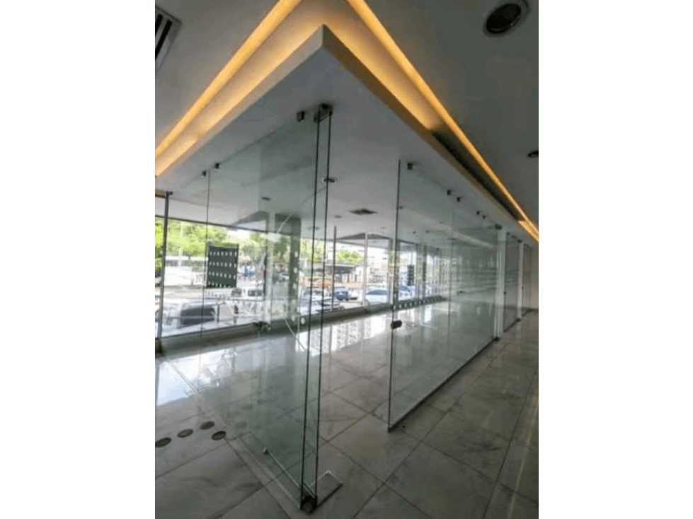 LOCAL COMERCIAL EN VIA ESPAÑA 450M2 CON DIVISIONES — foto 4