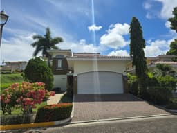 CASA EN ALQUILER TUCAN COUNTRY CLUB COCOLÍ
