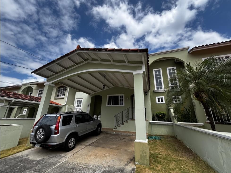 CASA EN VENTA VILLA DE LAS AZORES VILLA LUCRE — foto 1