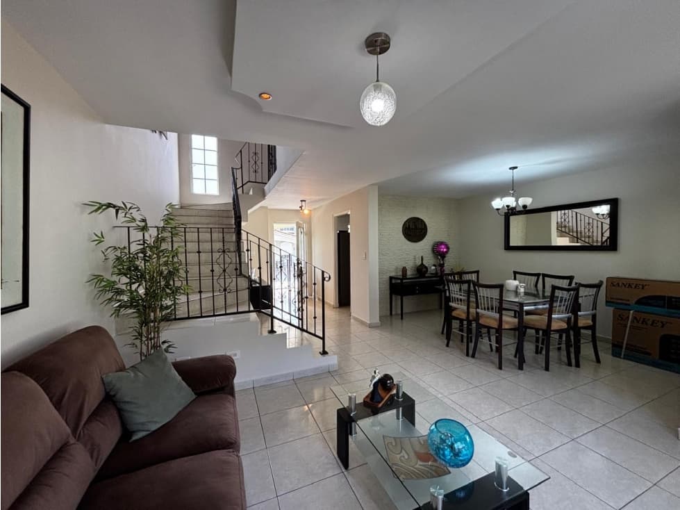 CASA EN VENTA VILLA DE LAS AZORES VILLA LUCRE — foto 2