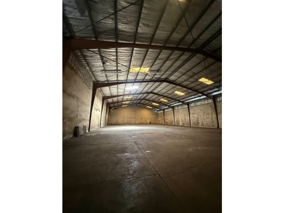 ALQUILO BODEGA ZONA LIBRE FRANCE FIELD — foto 5