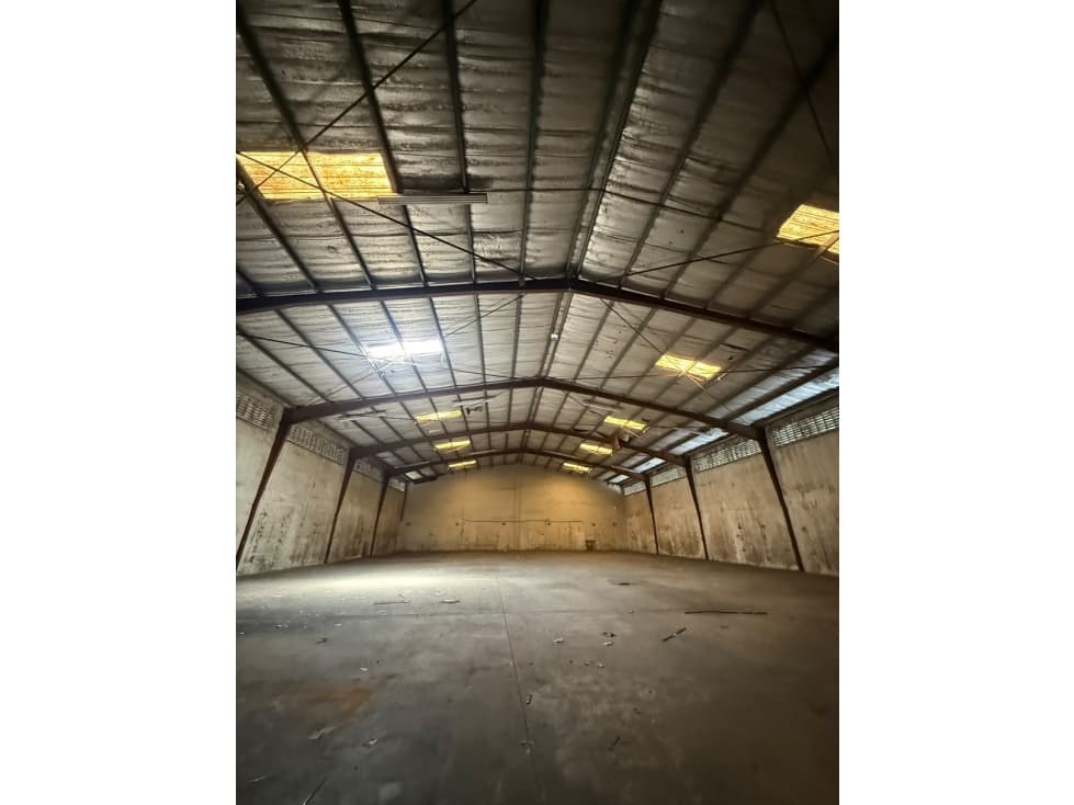 ALQUILO BODEGA ZONA LIBRE FRANCE FIELD — foto 6