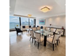 VENDO APARTAMENTO AVENIDA BALBOA LOS DELFINES