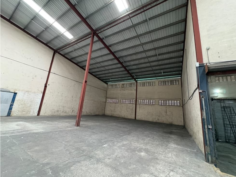 ALQUILO BODEGA ZONA LIBRE FRANCE FIELD — foto 6