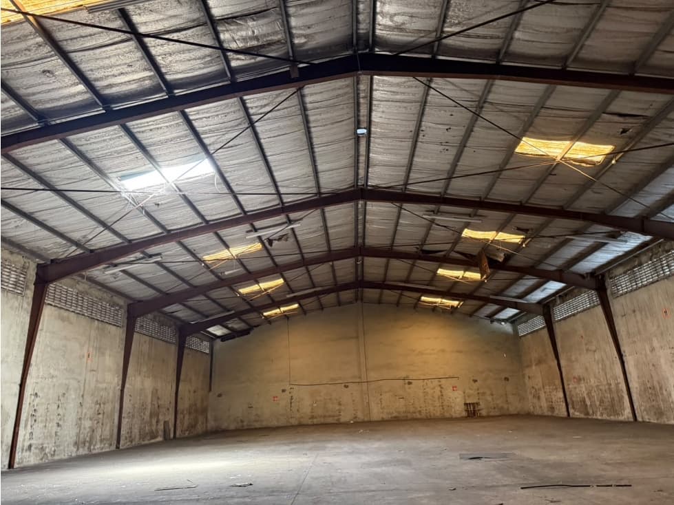 ALQUILO BODEGA ZONA LIBRE FRANCE FIELD — foto 4