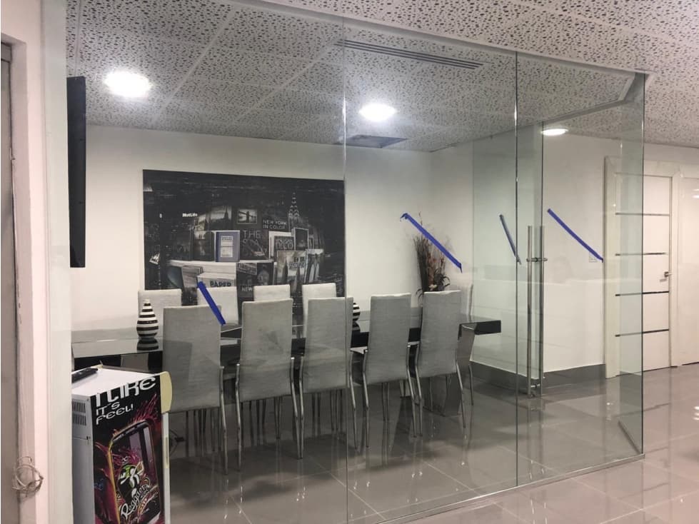 ALQUILO OFICINA AVENIDA BALBOA — foto 2