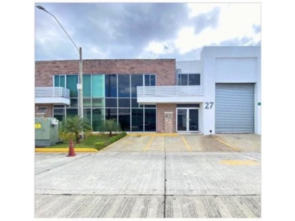 Venta de Ofibodega en Tocumen 377m2 — foto 1