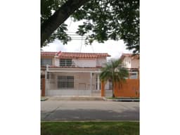 Alquiler de casa en Chanis, 290m2