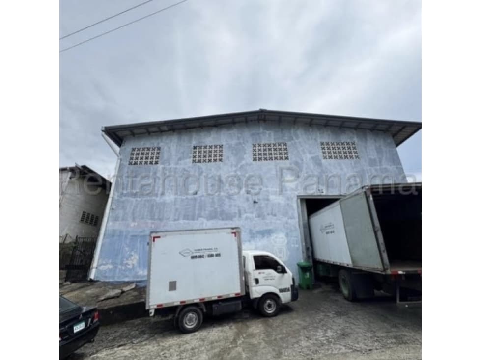 Galera Comercial en Venta Pueblo Nuevo 800m2 — foto 1