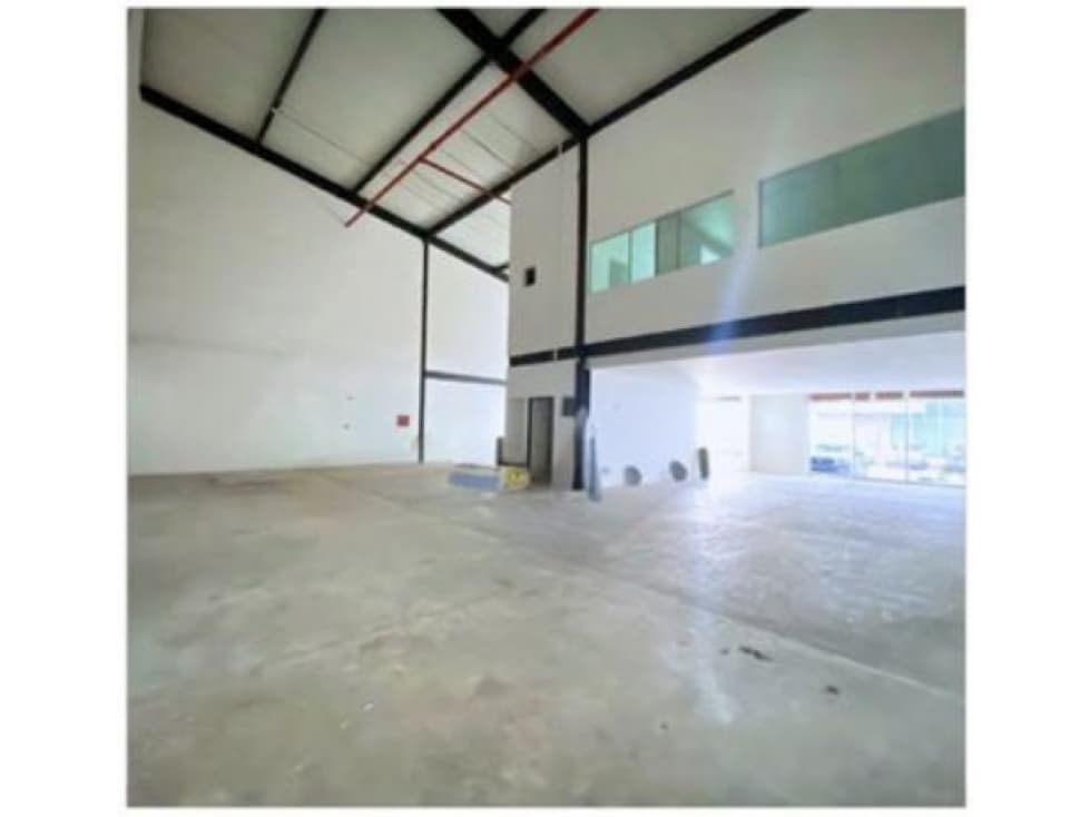 Venta de Ofibodega en Tocumen 377m2 — foto 3