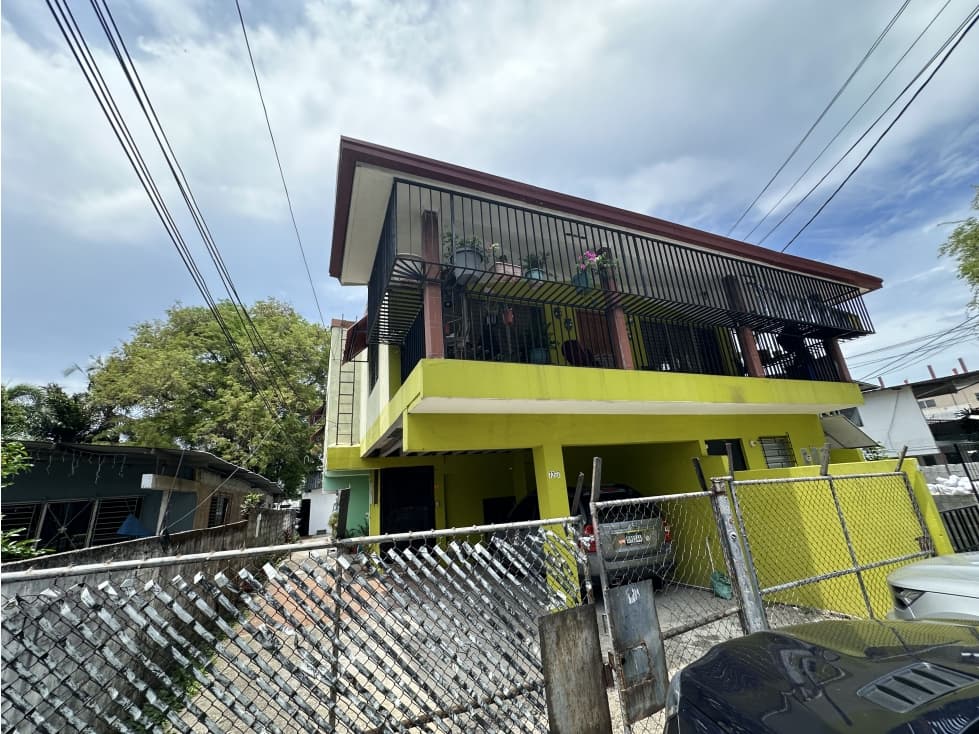 Venta de lote y construccion en Parque Lefevre, zona estrategica (TMP) — foto 3