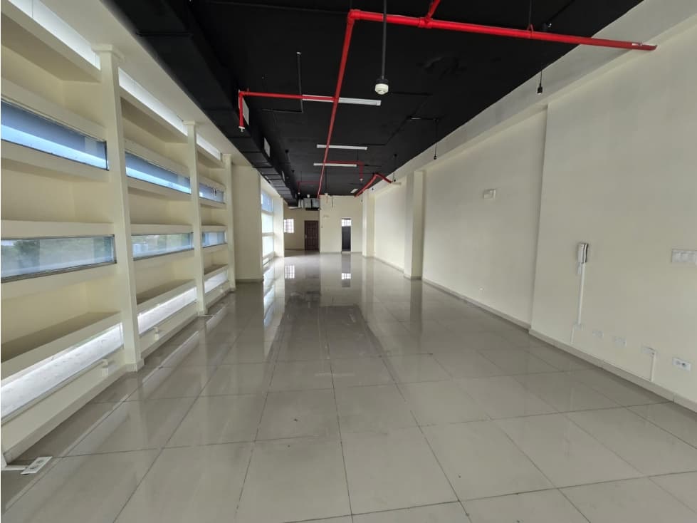 LOCAL COMERCIAL - 130M2 - VIA PORRAS — foto 1