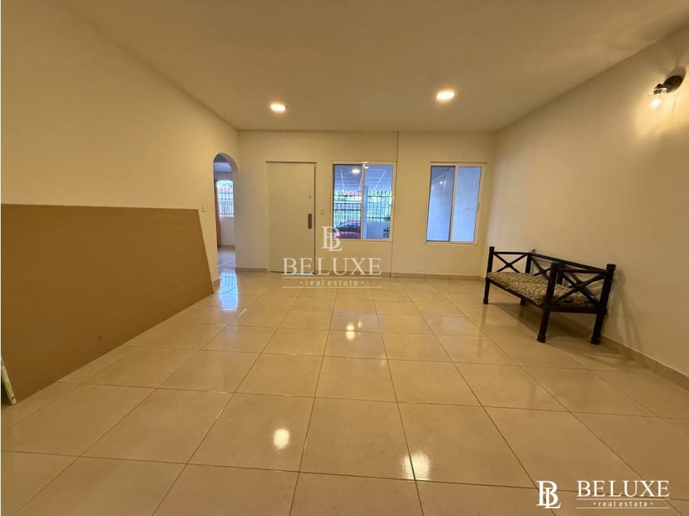 VENDO CASA PRIMERA LINEA DE VERSALLES, LAS ACACIAS (19) — foto 6