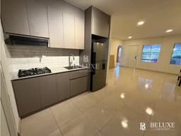 VENDO CASA PRIMERA LINEA DE VERSALLES, LAS ACACIAS (19)