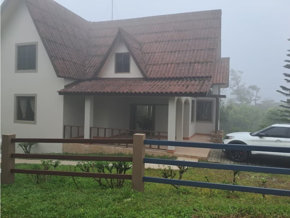 VENTA DE CASA DE MONTAÑA EN ALTOS DEL MARIA (21) — foto 4
