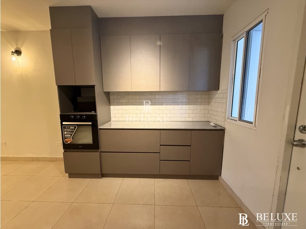 VENDO CASA PRIMERA LINEA DE VERSALLES, LAS ACACIAS (19) — foto 4