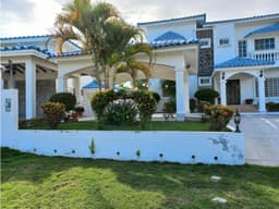 VENTA-ALQUILER CASA CON PISCINA EN PLAYA BLANCA (6)