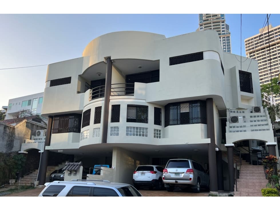 VENTA DE CASA DE 3 NIVELES EN DOS MARES, BETHANIA (6) — foto 1