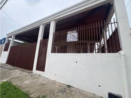 CASA EN VENTA EN BRISAS DEL GOLF