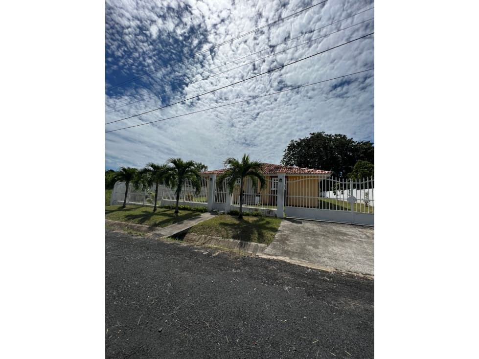 VENTA DE CASA EN CORONADO COUNTRY CLUB — foto 1
