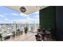 Venta Carreras Tower $280,000 Amplio apartamento de 3 recámaras