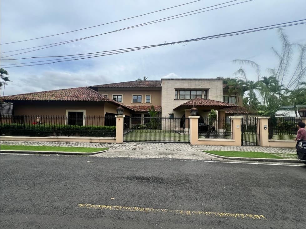 VENTA MANSIÓN EN ALTOS DEL GOLF — foto 1