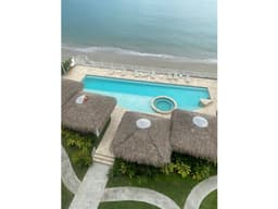 Se Vende en Playa Blanca PH La Ensenada FRENTE AL MAR