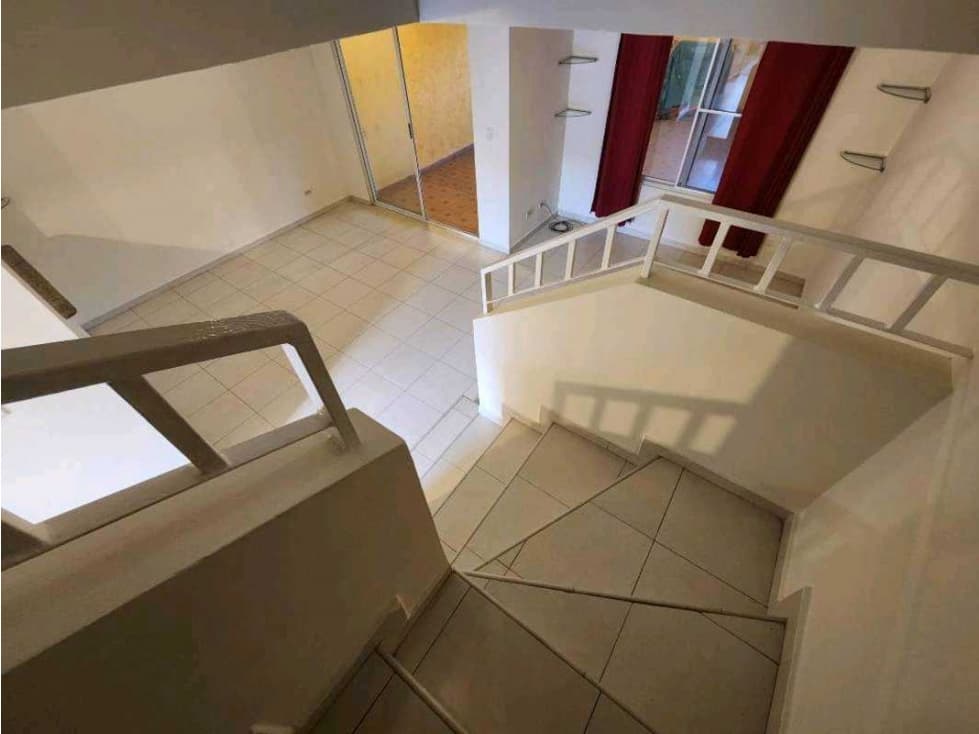 ALQUILO HERMOSA Y AMPLIA CASA EN LAS ACACIAS CANTABRIA CERCA DEL METRO — foto 4
